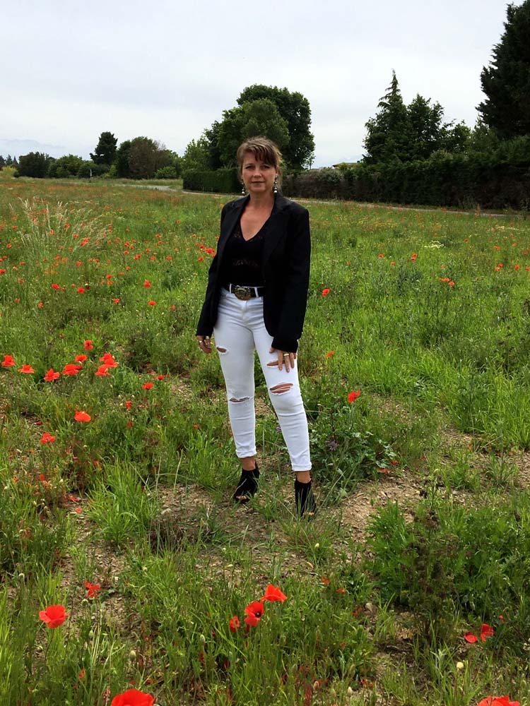 Black and white countrylook 5 Ensemble bonnet écharpe ecru avec total look noir