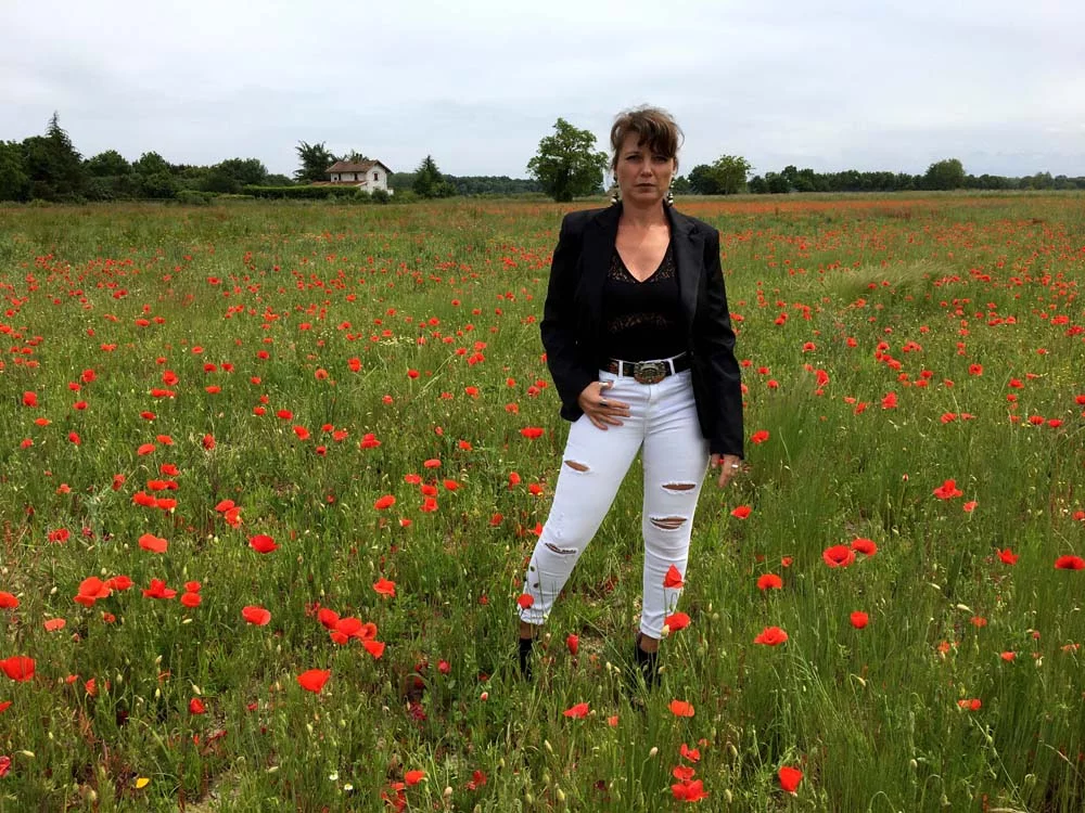 Noir et blanc- champs de coquelicots