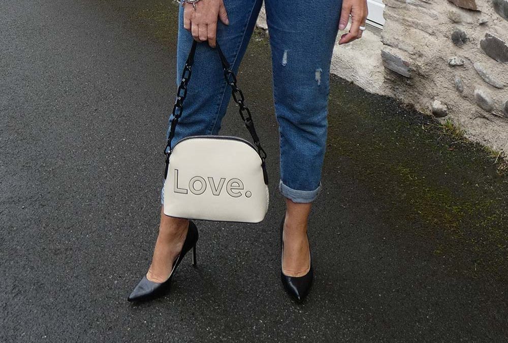 Le jean mom façon chic