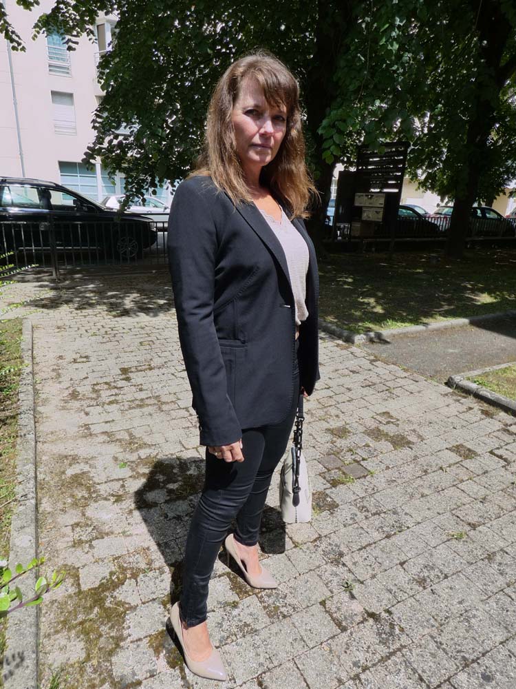 Look classique beige et noir